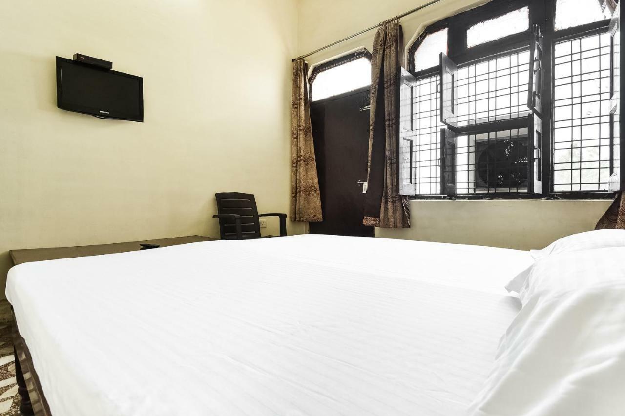 Hotel Lalit Palace Babina Exterior photo