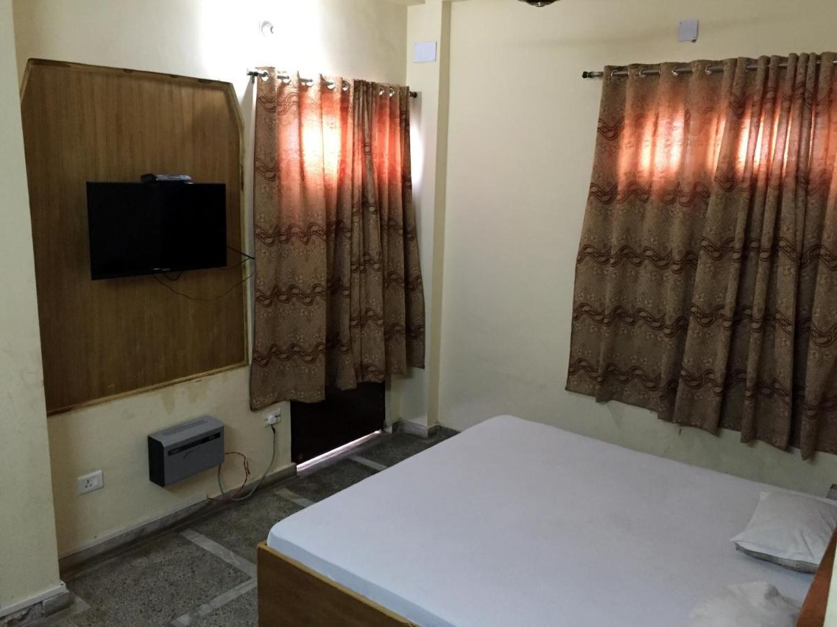 Hotel Lalit Palace Babina Exterior photo